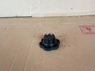 bontott MAZDA MPV Olajbeöntő Sapka