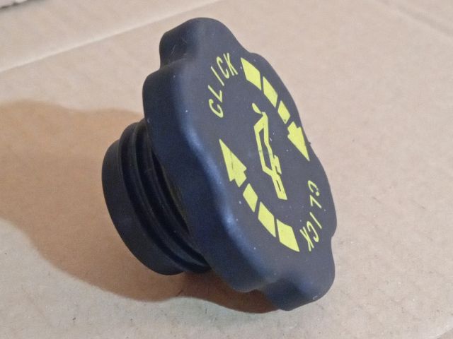 bontott MAZDA MPV Olajbeöntő Sapka