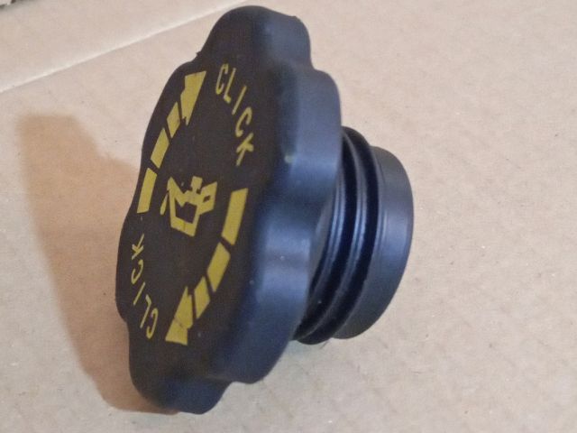 bontott MAZDA MPV Olajbeöntő Sapka