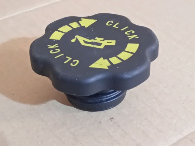 bontott MAZDA MPV Olajbeöntő Sapka