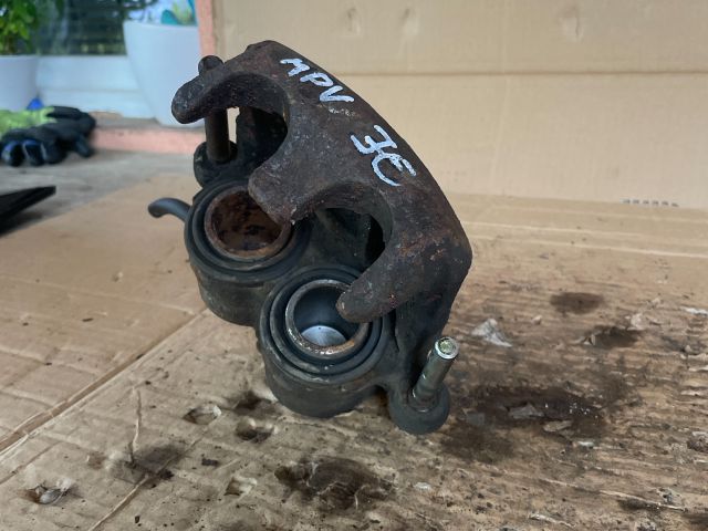 bontott MAZDA MPV Jobb első Féknyereg Munkahengerrel