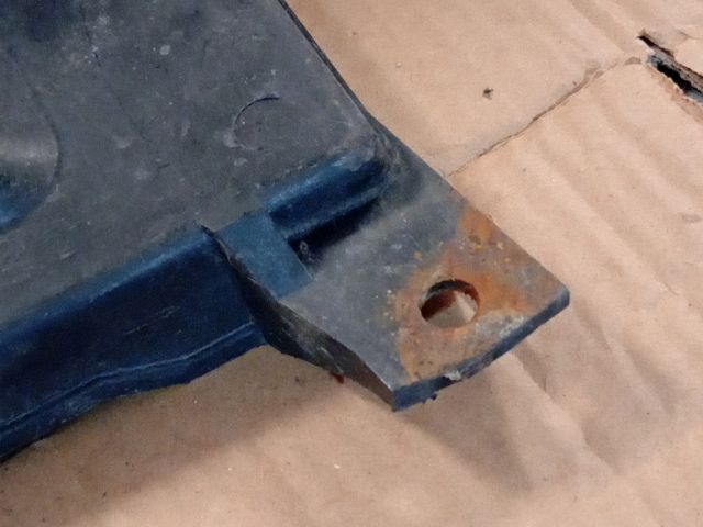 bontott MAZDA MPV Akkumulátor Tartó