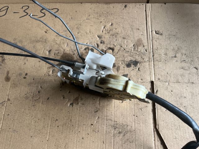 bontott MAZDA MPV Bal első Ajtózár