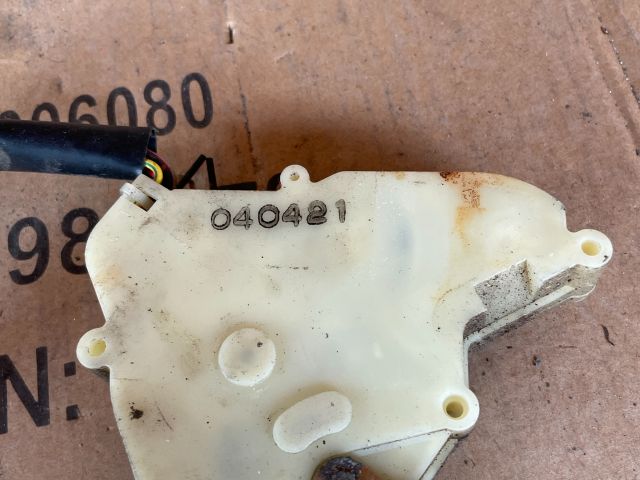 bontott MAZDA MPV Bal első Központizár Motor