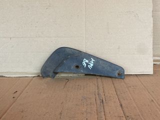 bontott MAZDA MPV Bal első Sárvédő Gumi