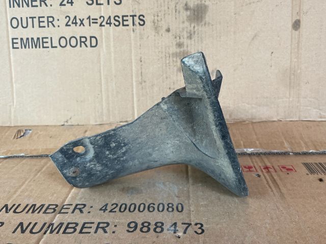 bontott MAZDA MPV Bal első Sárvédő Gumi