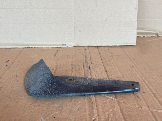 bontott MAZDA MPV Bal első Sárvédő Gumi