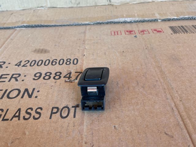 bontott MAZDA MPV Bal hátsó Ablakemelő Kapcsoló