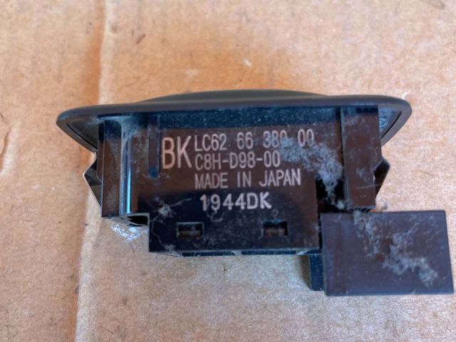 bontott MAZDA MPV Bal hátsó Ablakemelő Kapcsoló