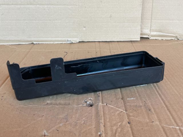 bontott MAZDA MPV Biztosítéktábla Fedél