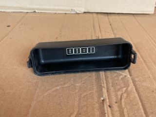 bontott MAZDA MPV Biztosítéktábla Fedél