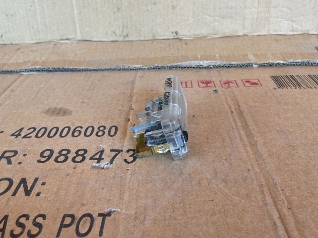 bontott MAZDA MPV Csomagtér Világítás