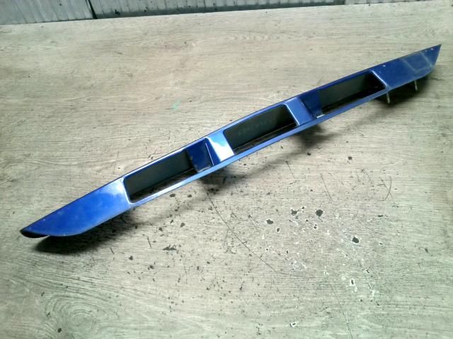 bontott MAZDA MPV Csomagtérajtó Díszléc