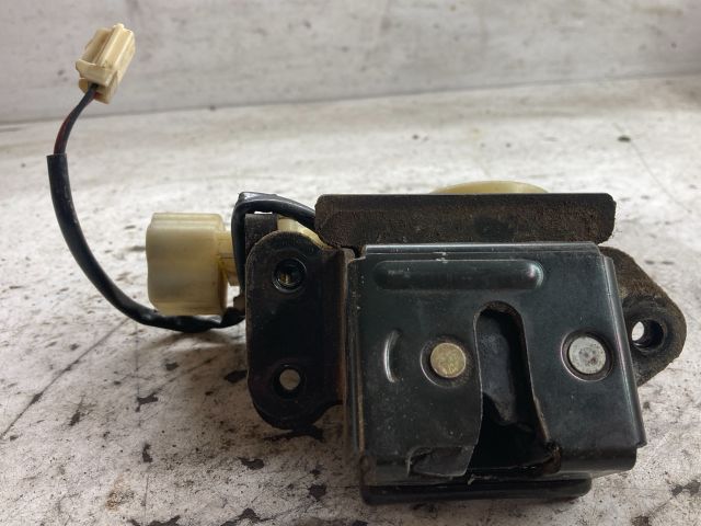 bontott MAZDA MPV Csomagtérajtó Zárszerkezet