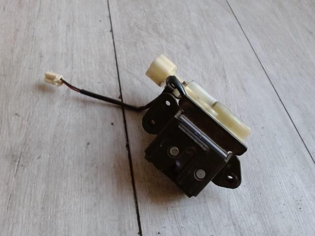 bontott MAZDA MPV Csomagtérajtó Zárszerkezet