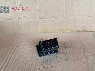 bontott MAZDA MPV Első Hamutartó