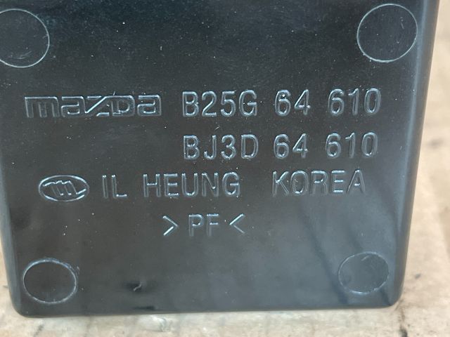 bontott MAZDA MPV Első Hamutartó