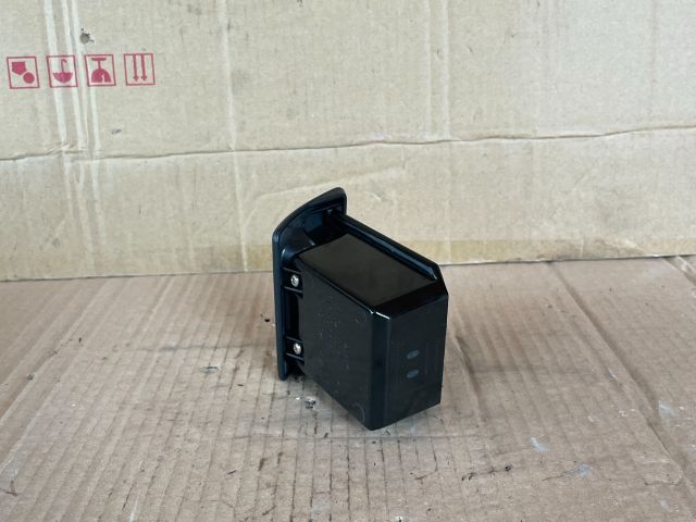 bontott MAZDA MPV Első Hamutartó