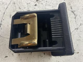 bontott MAZDA MPV Első Tároló Rekesz