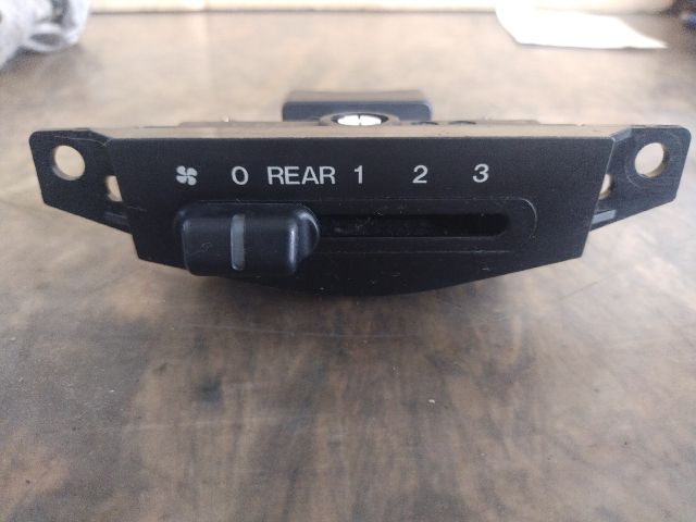 bontott MAZDA MPV Fűtéskapcsoló (Nem klímás)