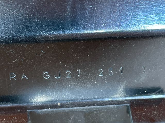 bontott MAZDA MPV Hátsó Hamutartó