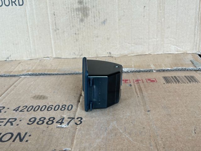 bontott MAZDA MPV Hátsó Hamutartó