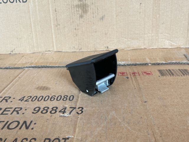 bontott MAZDA MPV Hátsó Hamutartó