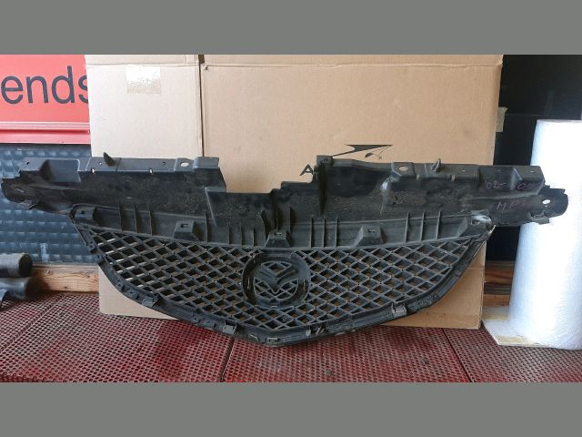 bontott MAZDA MPV Hűtőrács