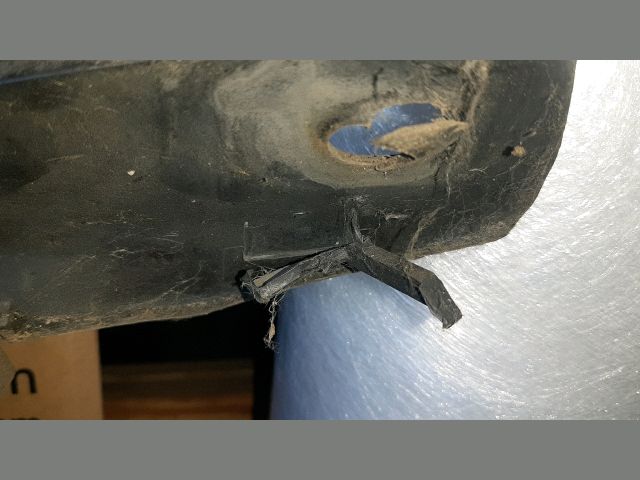 bontott MAZDA MPV Hűtőrács