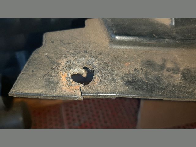 bontott MAZDA MPV Hűtőrács