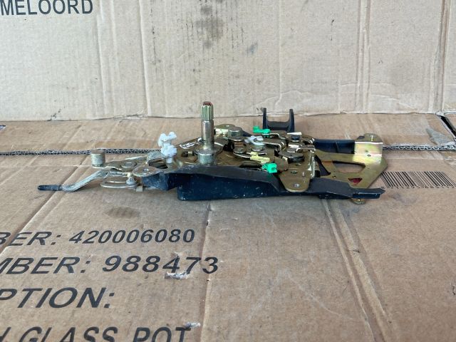 bontott MAZDA MPV Jobb Csomagtérajtó Zárszerkezet