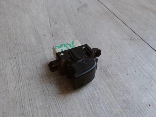 bontott MAZDA MPV Jobb első Ablakemelő Kapcsoló