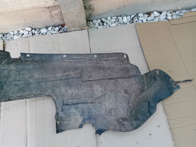 bontott MAZDA MPV Jobb első Dobbetét (Kerékjárati, Műanyag)