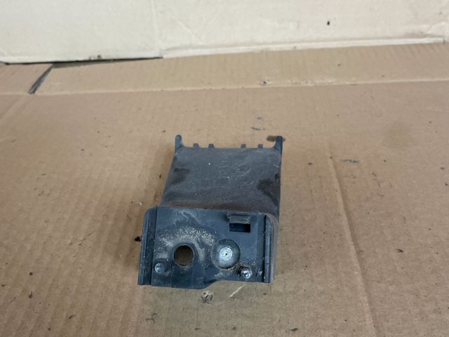 bontott MAZDA MPV Jobb első Lökhárító Tartó (Műanyag)