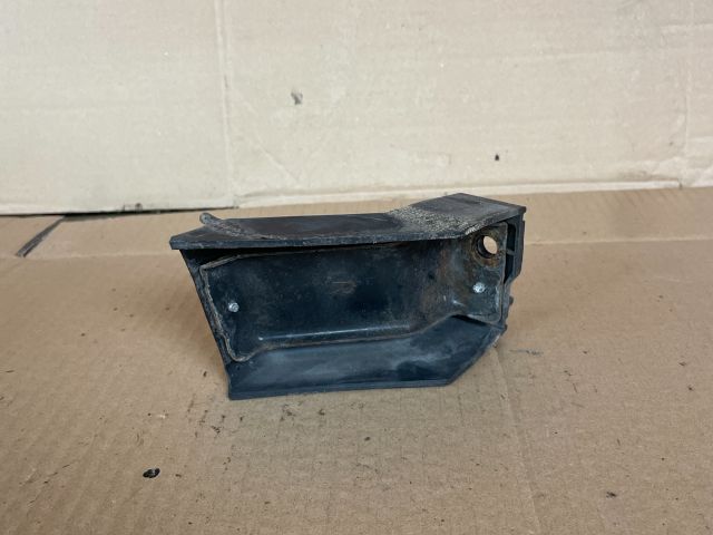 bontott MAZDA MPV Jobb első Lökhárító Tartó (Műanyag)