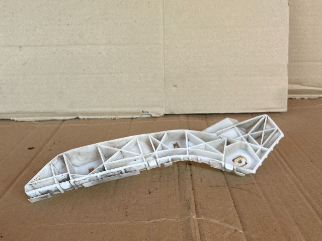 bontott MAZDA MPV Jobb első Oldal Lökhárító Tartó (Műanyag)