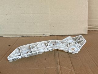 bontott MAZDA MPV Jobb első Oldal Lökhárító Tartó (Műanyag)