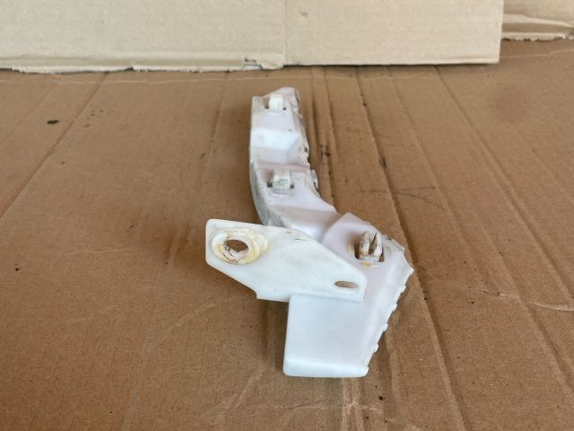 bontott MAZDA MPV Jobb első Oldal Lökhárító Tartó (Műanyag)