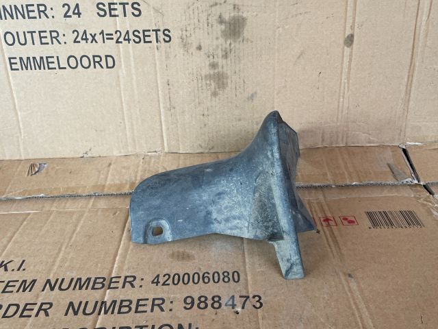 bontott MAZDA MPV Jobb első Sárvédő Gumi