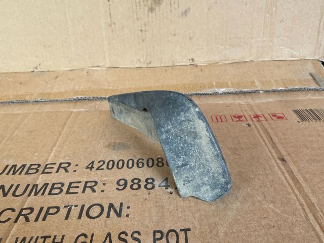 bontott MAZDA MPV Jobb első Sárvédő Gumi