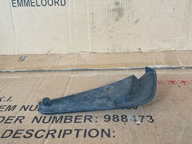 bontott MAZDA MPV Jobb első Sárvédő Gumi