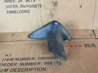 bontott MAZDA MPV Jobb első Sárvédő Gumi