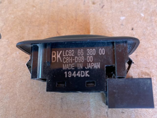 bontott MAZDA MPV Jobb hátsó Ablakemelő Kapcsoló