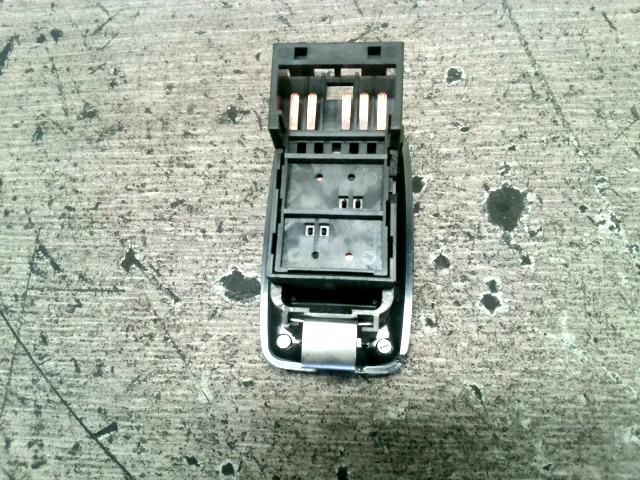 bontott MAZDA MPV Jobb hátsó Ablakemelő Kapcsoló