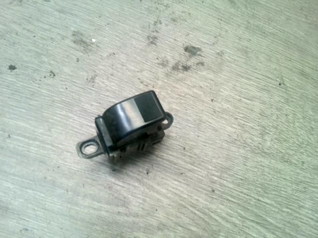 bontott MAZDA MPV Jobb hátsó Ablakemelő Kapcsoló