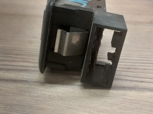 bontott MAZDA MPV Jobb hátsó Ablakemelő Kapcsoló