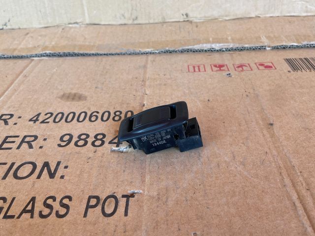 bontott MAZDA MPV Jobb hátsó Ablakemelő Kapcsoló