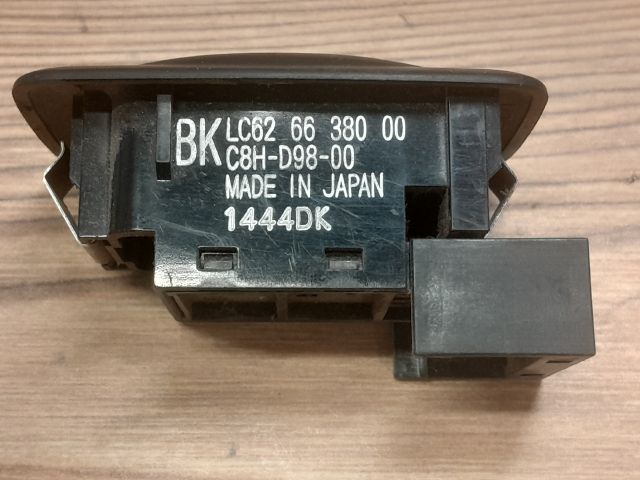 bontott MAZDA MPV Jobb hátsó Ablakemelő Kapcsoló