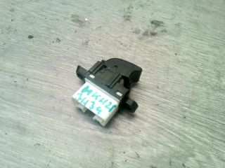 bontott MAZDA MPV Jobb hátsó Ablakemelő Kapcsoló