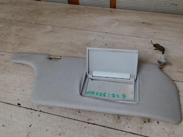 bontott MAZDA MPV Jobb Napellenző